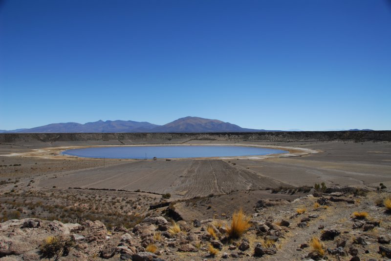 noncisonostruttureturistichemaunasplendidalagunaformatasinelcratereoriginatodallacadutadiunmeteorite.jpg